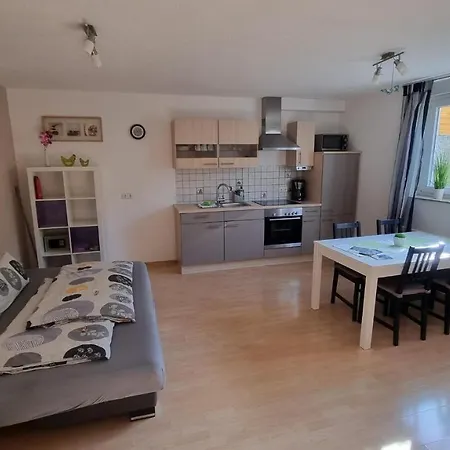 Tischler Apartment Rust