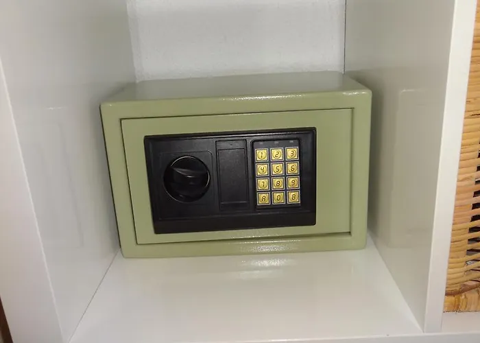 Apartment Tischler Rust